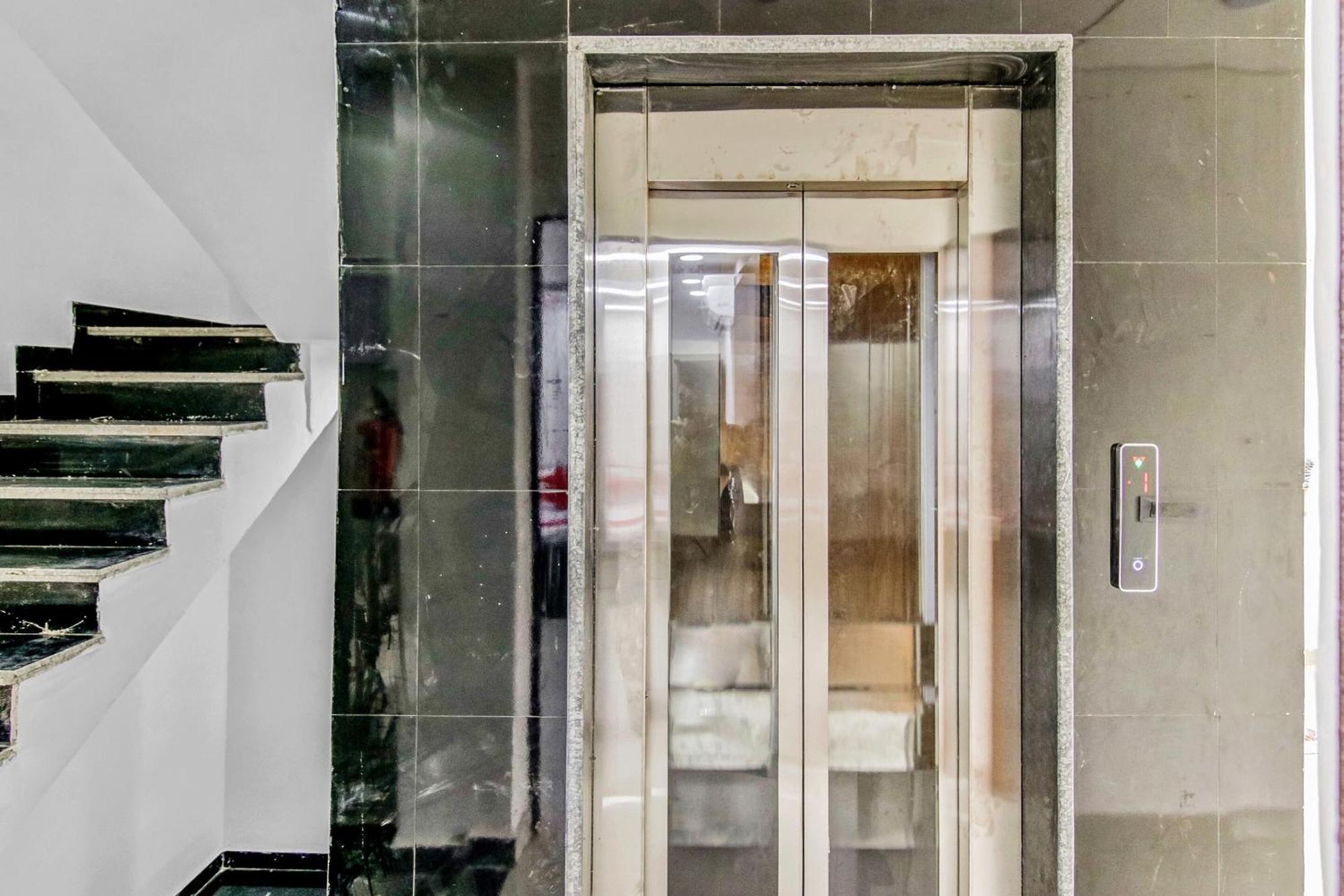 Flagship Hotel Secret Mirage Near Rithala Metro Station Ню Делхи Екстериор снимка