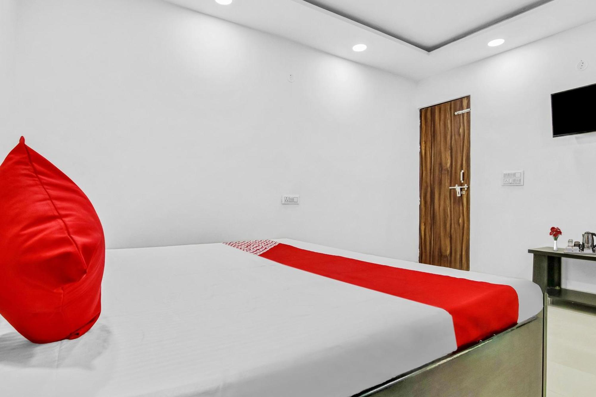 Flagship Hotel Secret Mirage Near Rithala Metro Station Ню Делхи Екстериор снимка