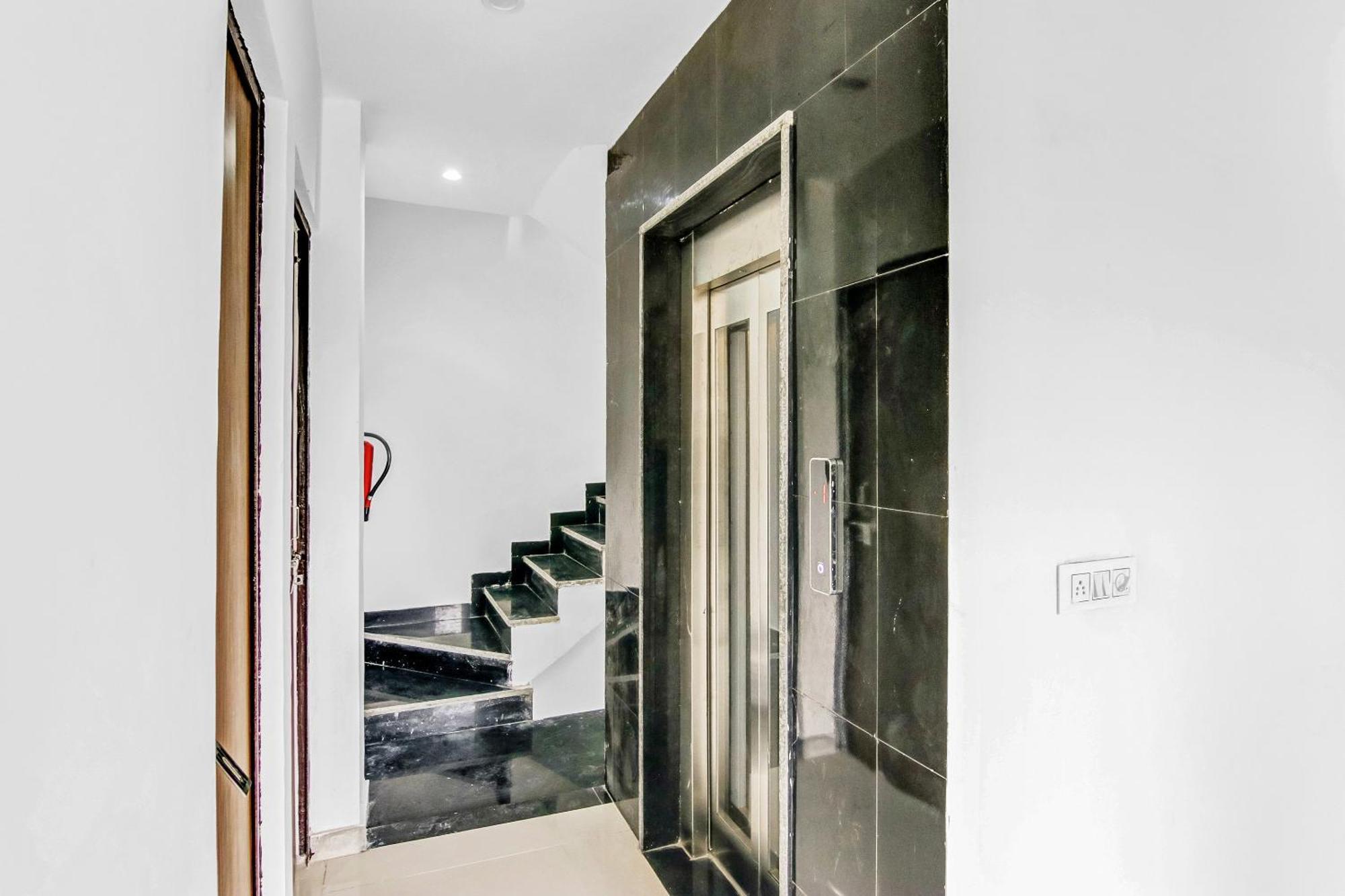Flagship Hotel Secret Mirage Near Rithala Metro Station Ню Делхи Екстериор снимка